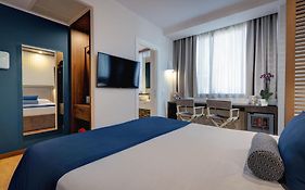 Fly Deco Hotel